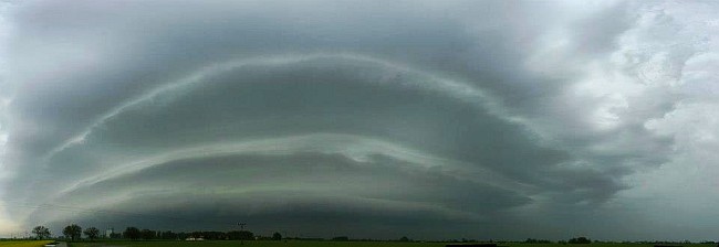 Shelf cloud