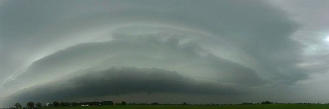 Shelf cloud