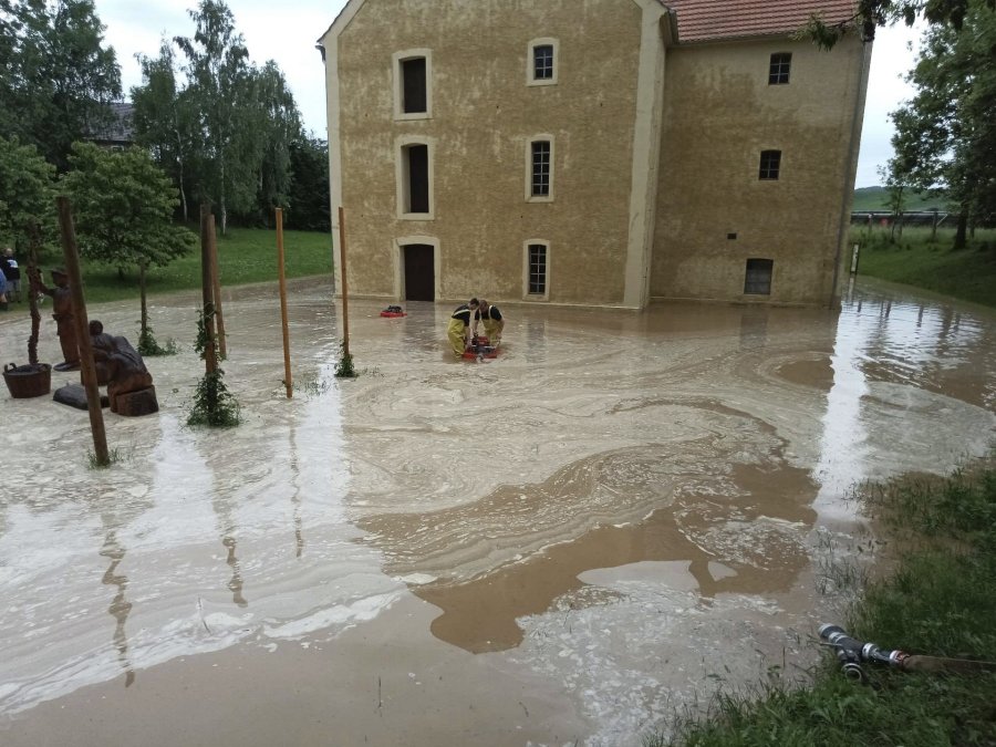 Srážky