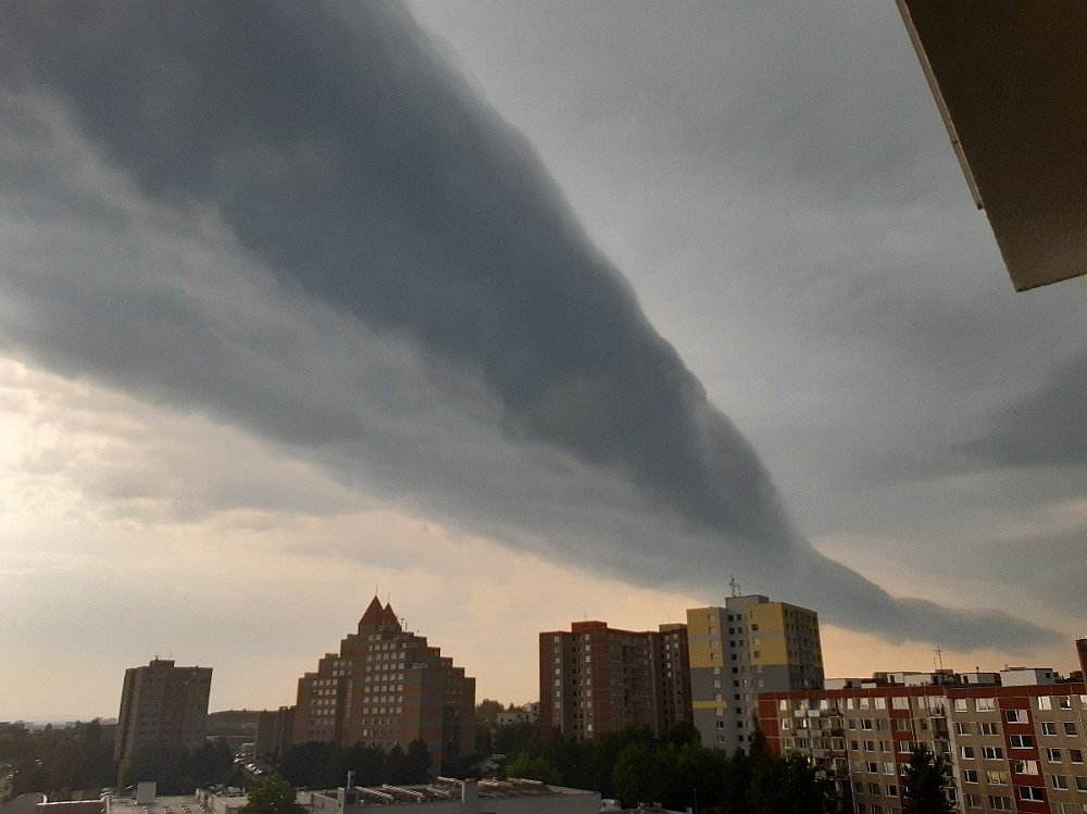 Roll cloud