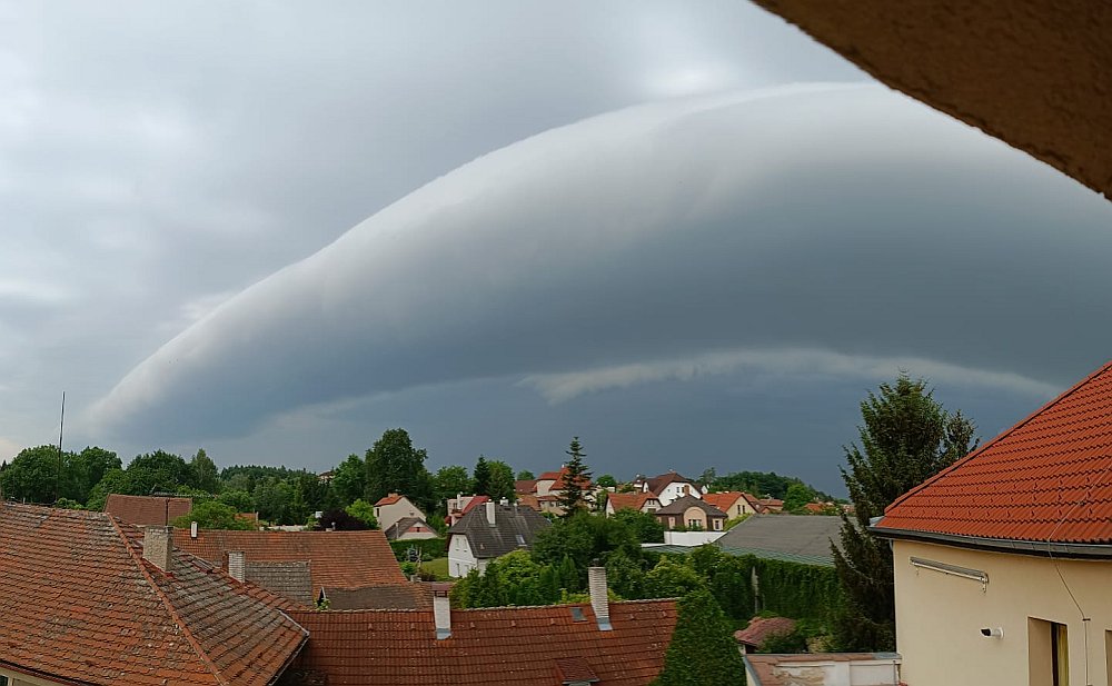 Roll cloud