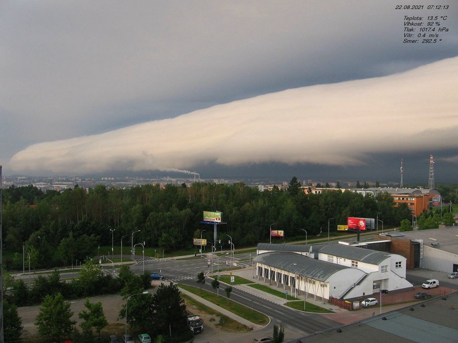 Roll cloud