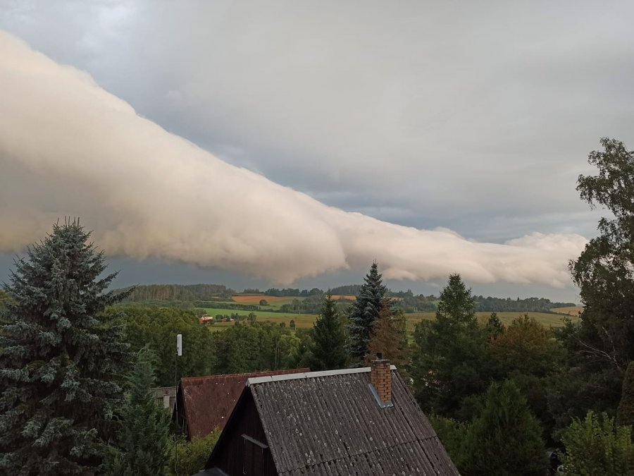 Roll cloud