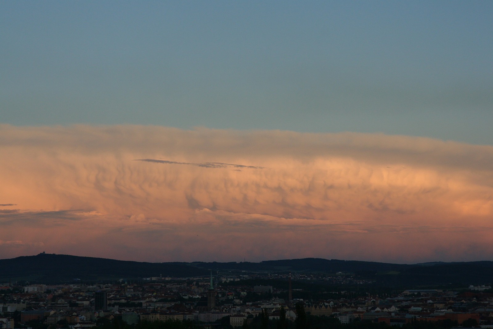 Cumulonimbus na obzoru