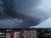 Bouřka nad Prahou 