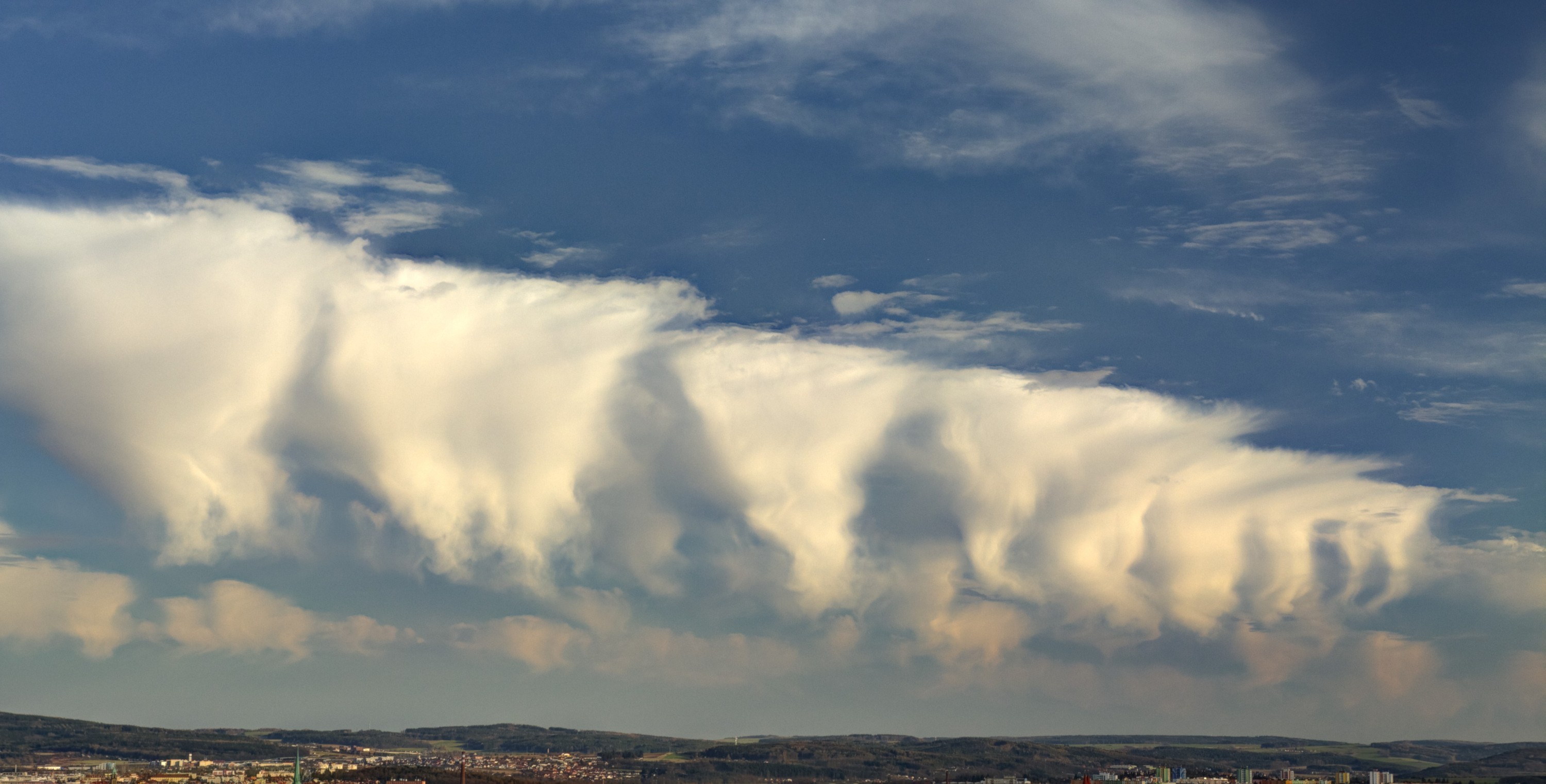 Virga padající z Altocumulů