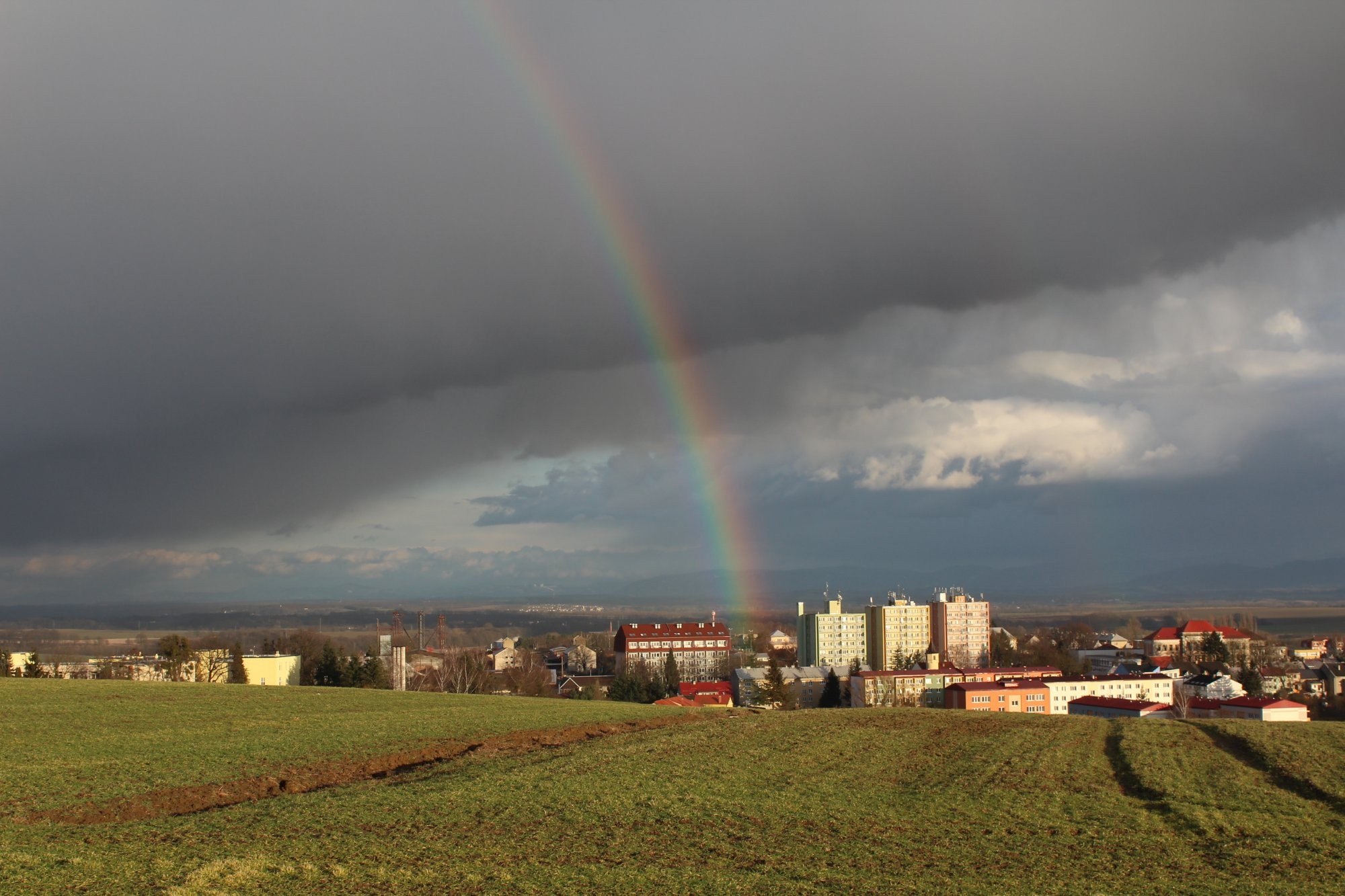 Duha nad městem