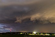 Noční shelf cloud