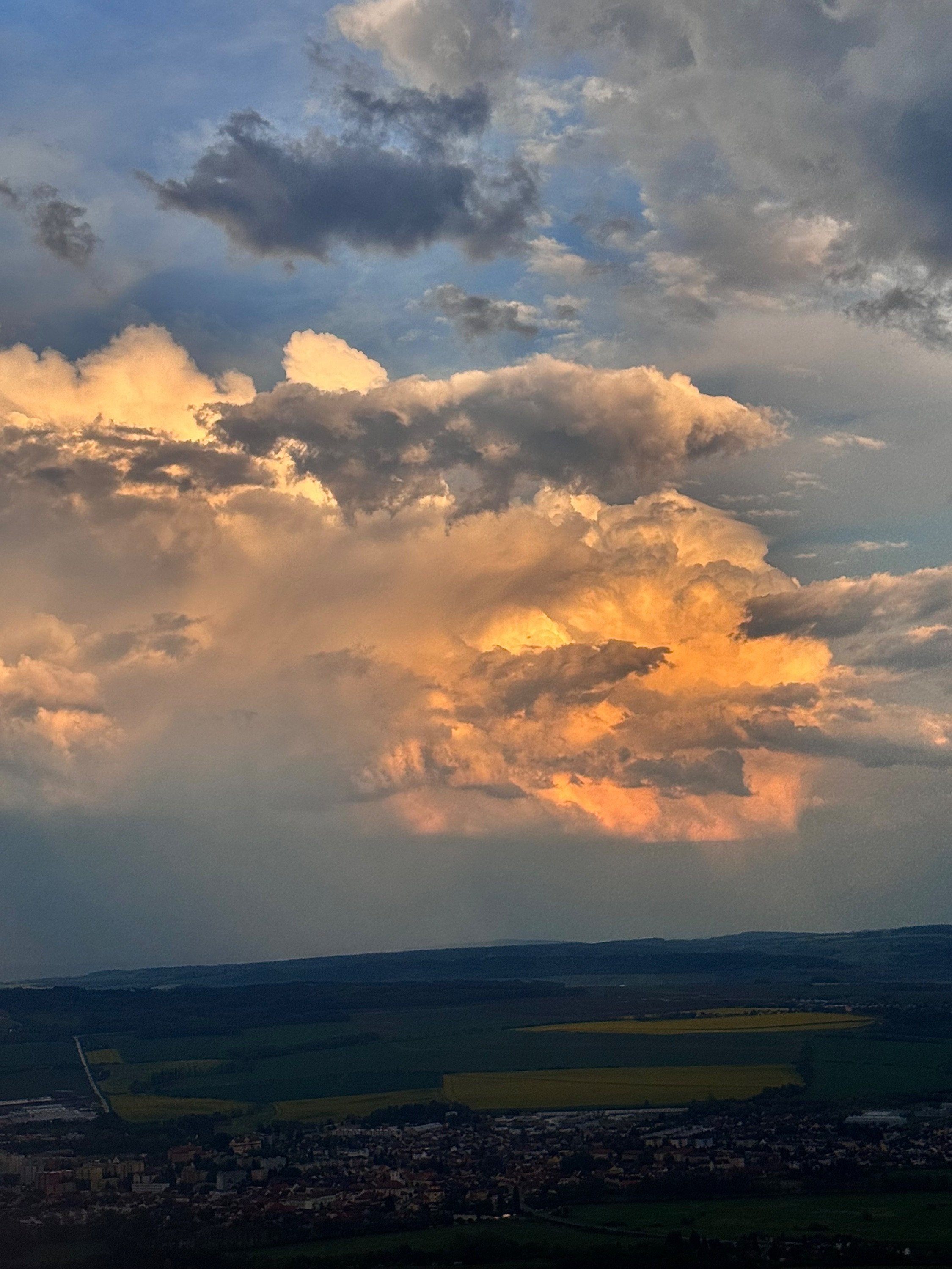 Kumulonimbus z pohledu letadla