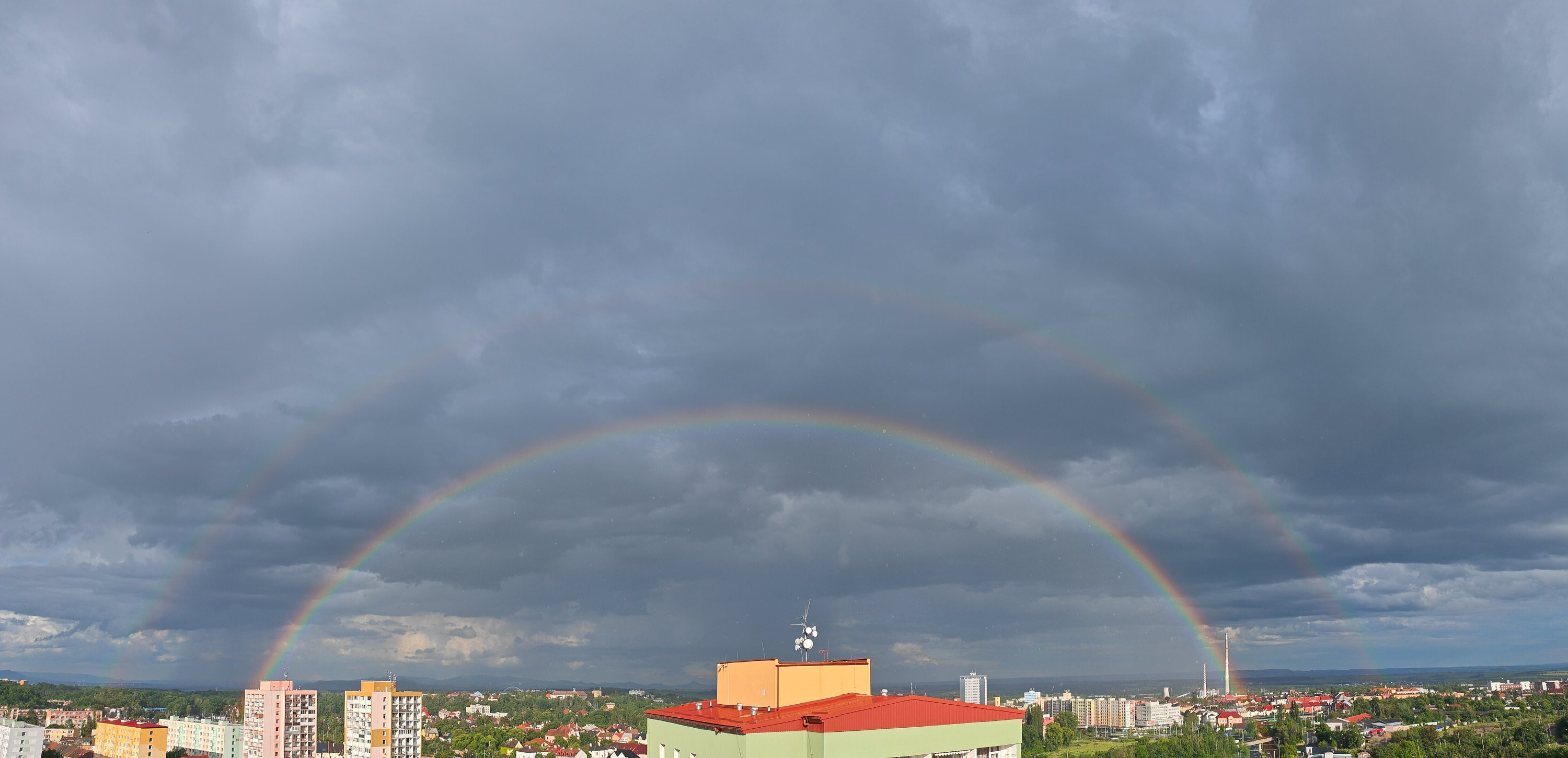 Celá duha nad Chomutovem