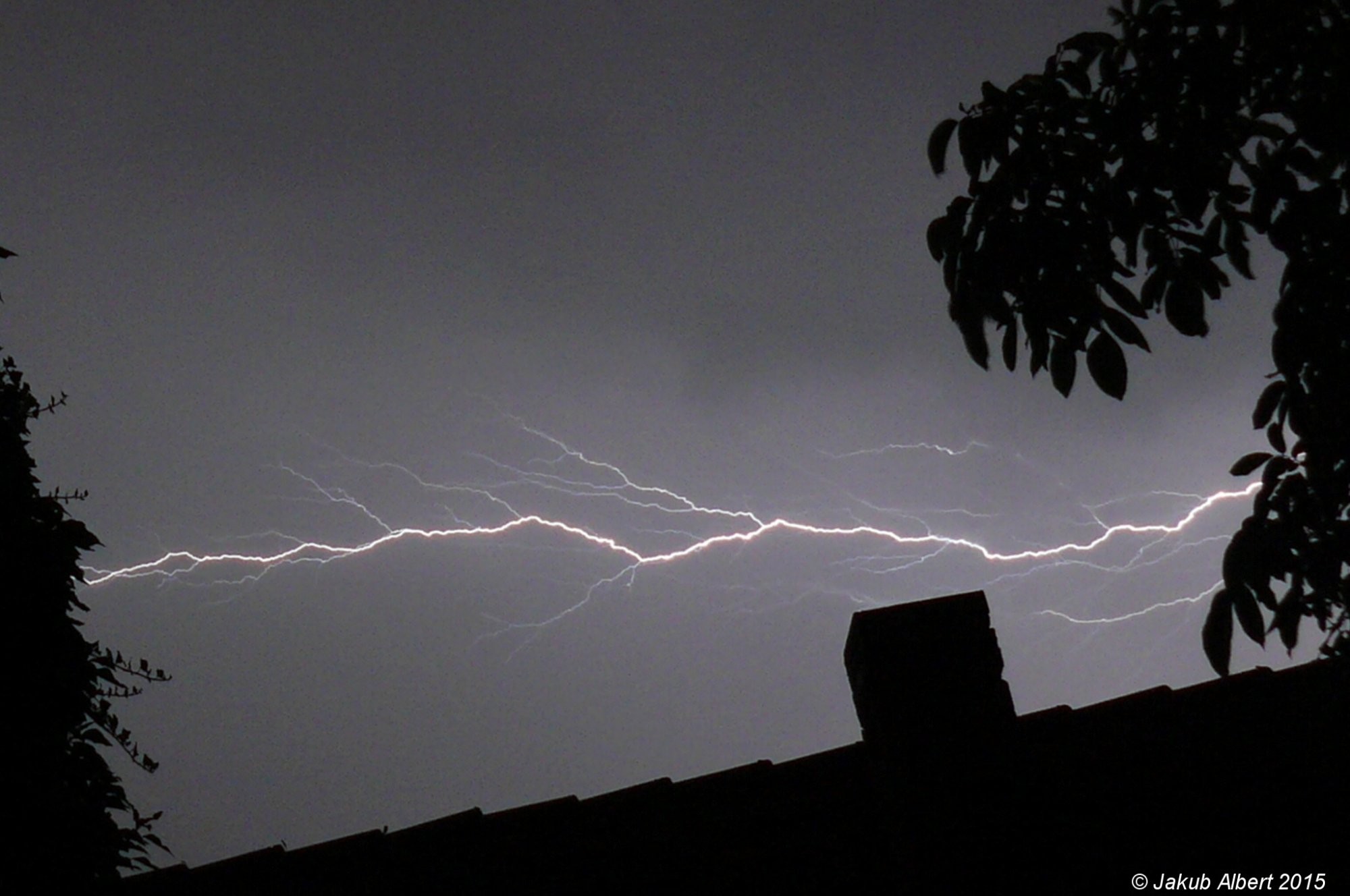 Noční bouřka 8.7.2015