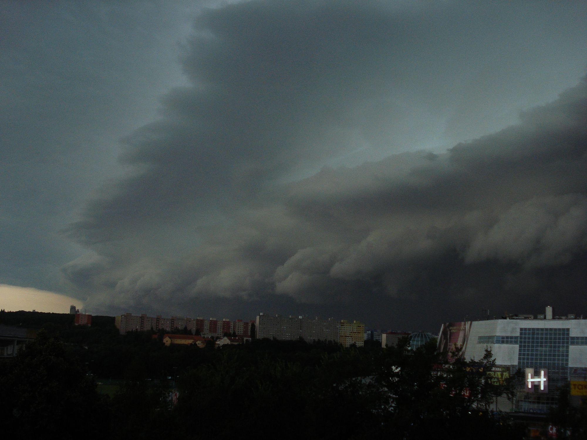 Mraky nad Prahou