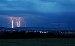 Bouřka se vznikajícím shelf cloudem
