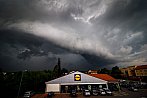 Shelf cloud