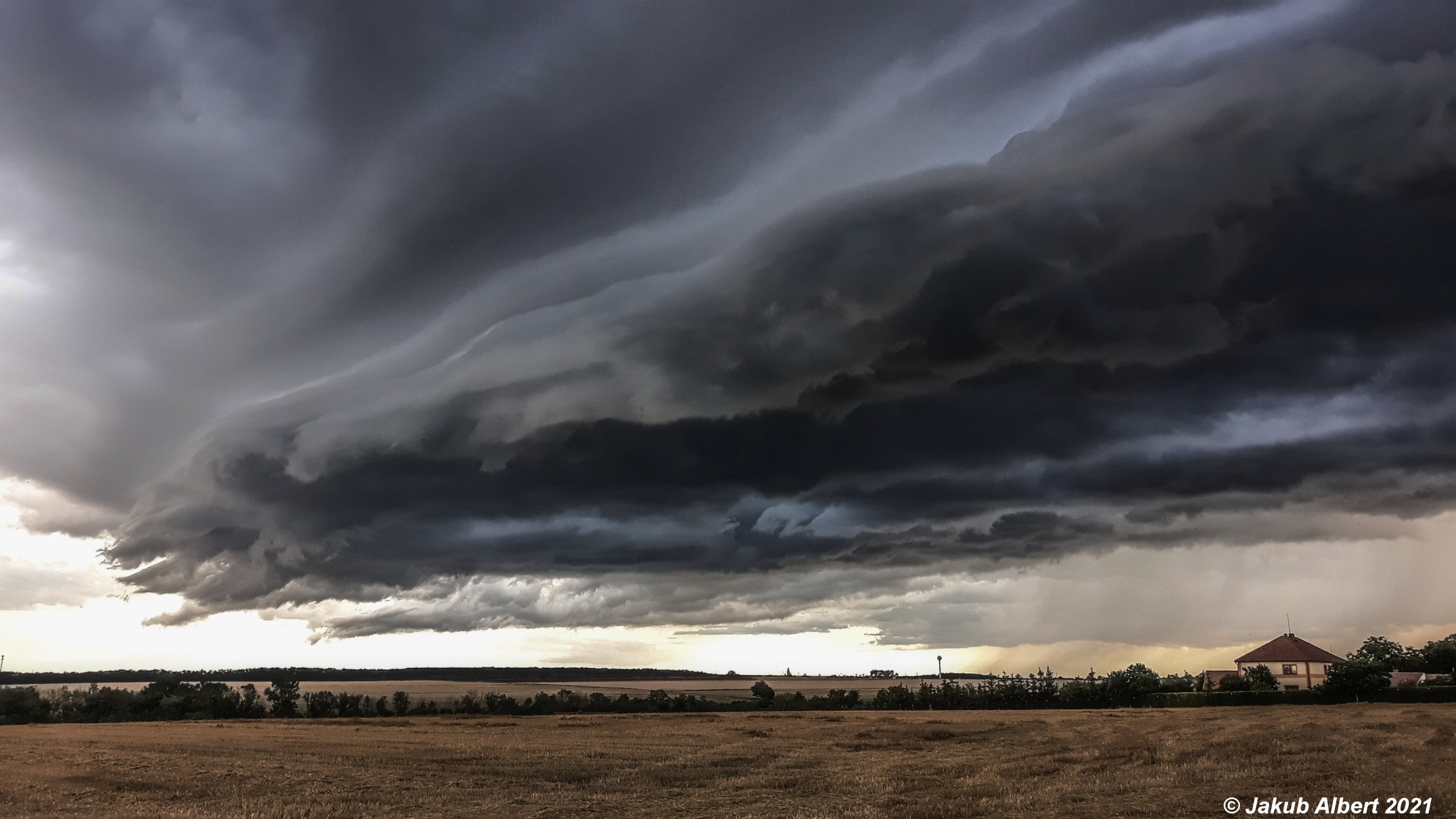 Shelf cloud z Litoměřicka
