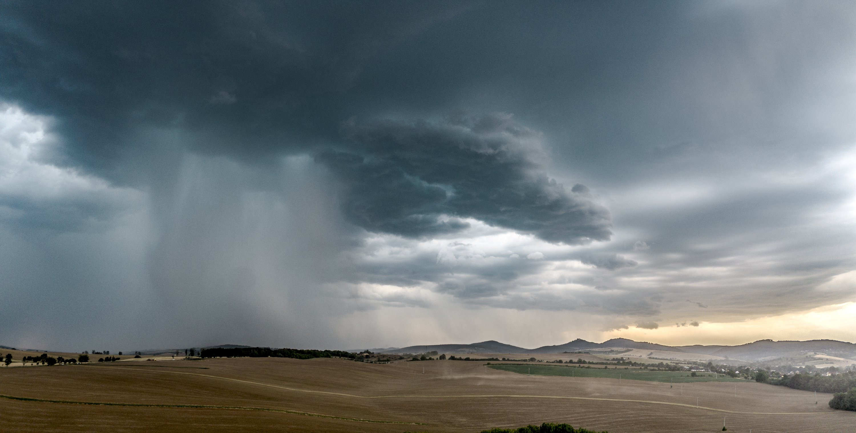 Downburst a chřibské panorama