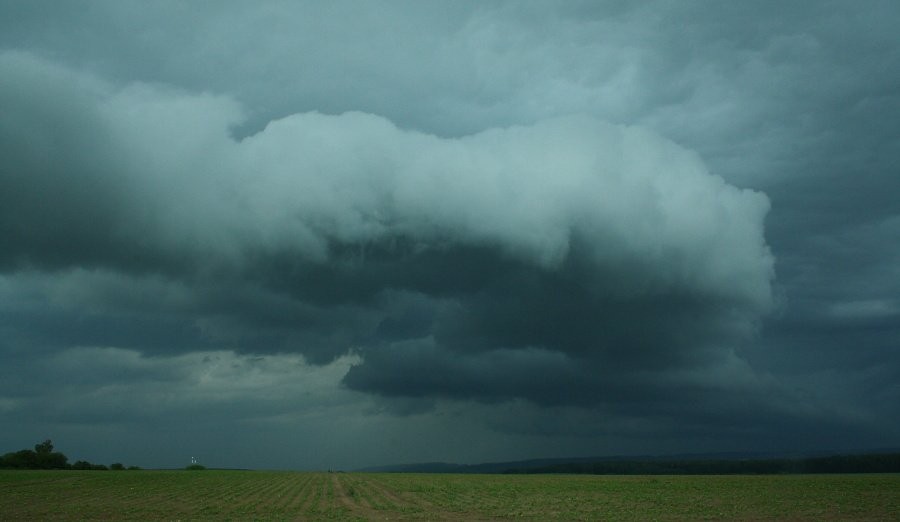 Shelf cloud