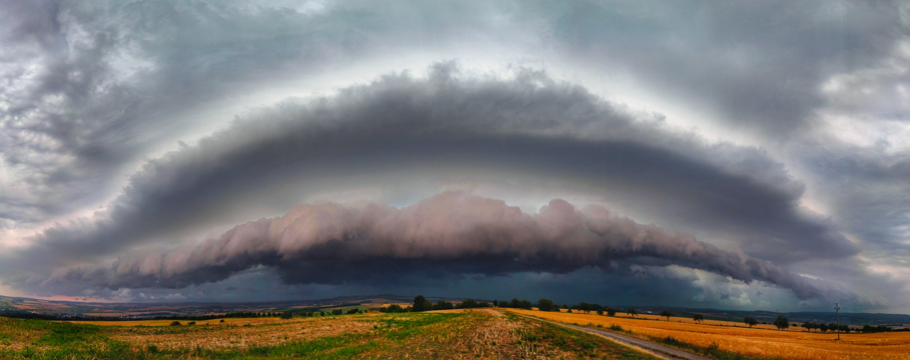 Bow echo nad Brnem 