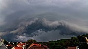 Bouřková oblaka nad středohořím 