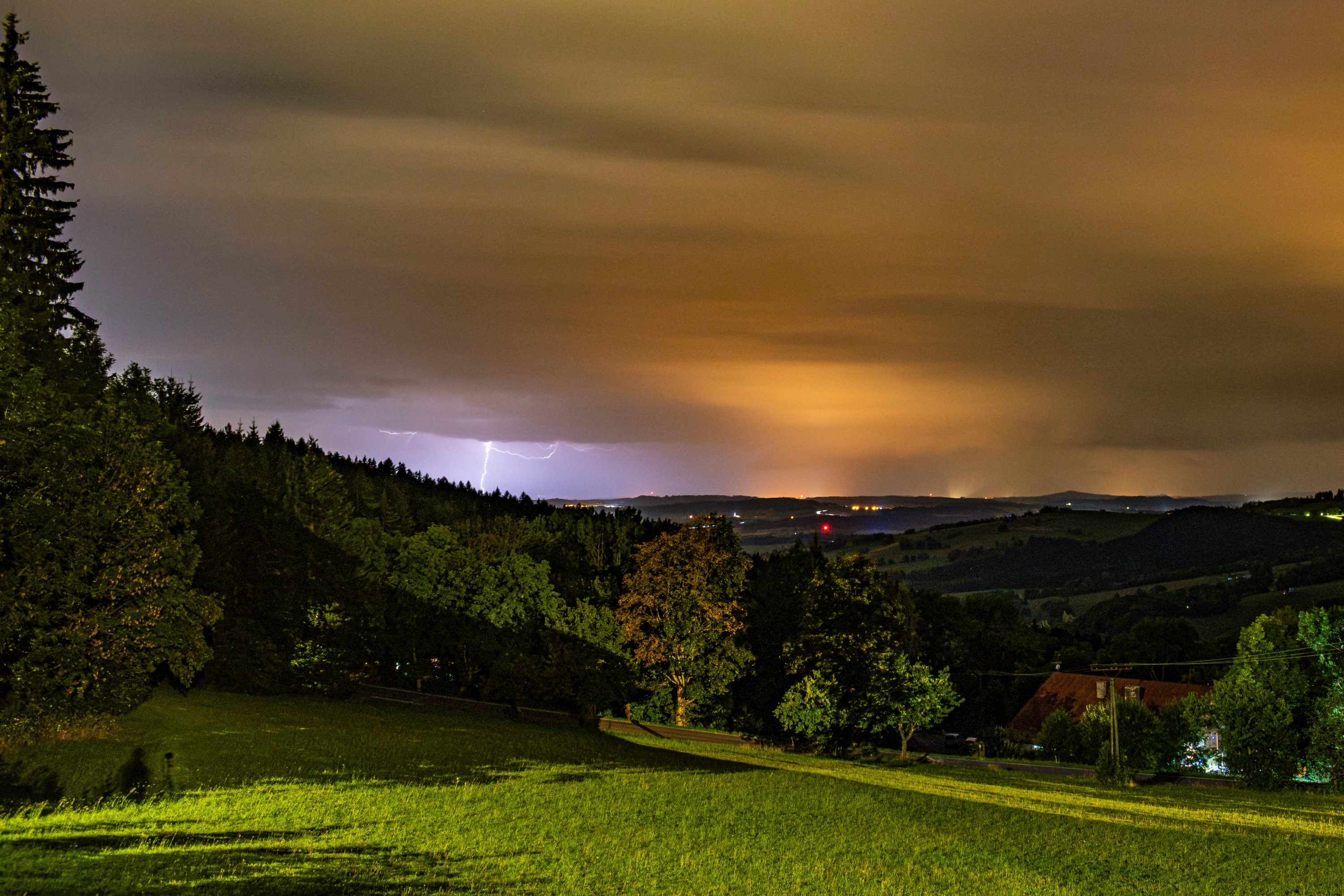 Večerní bouřka nad Vrchlabím