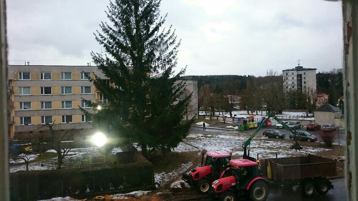 Hostinné