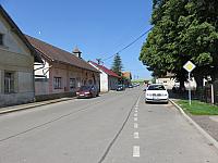 Třibřichy