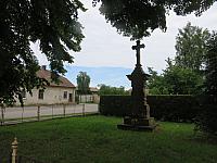 Třibřichy