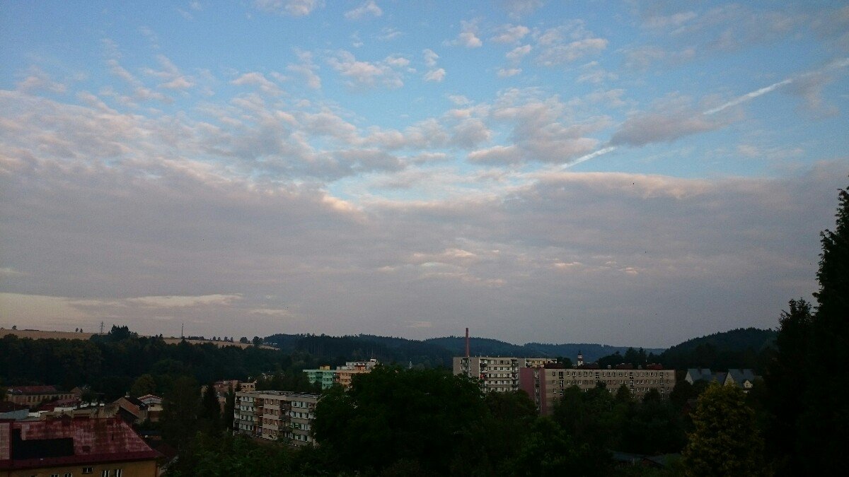 Hostinné