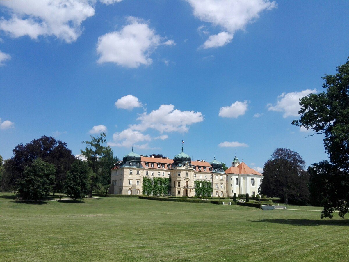 Lány