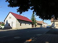 Třibřichy