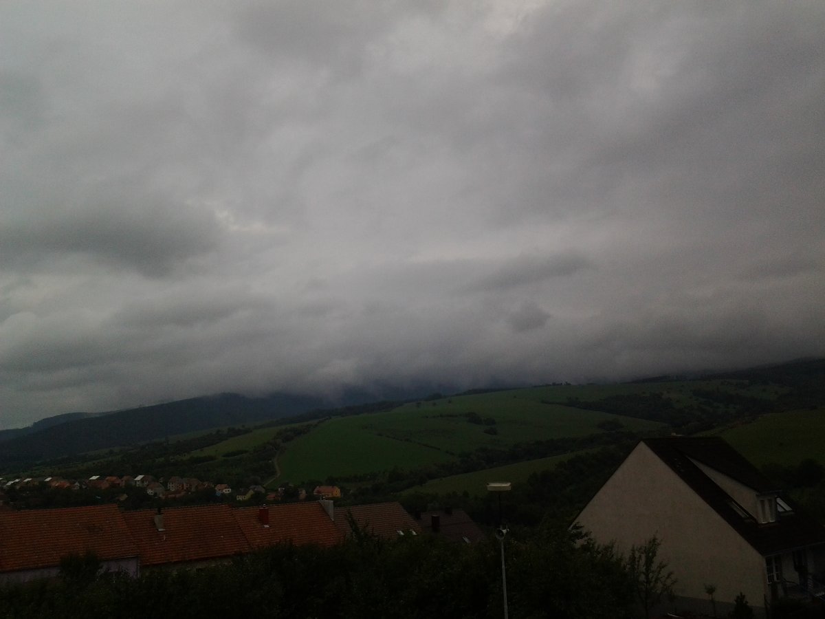 Strání