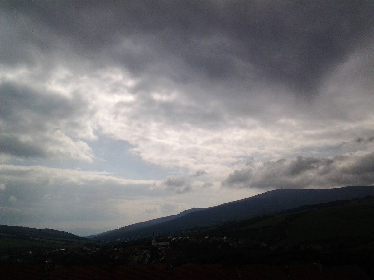 Strání