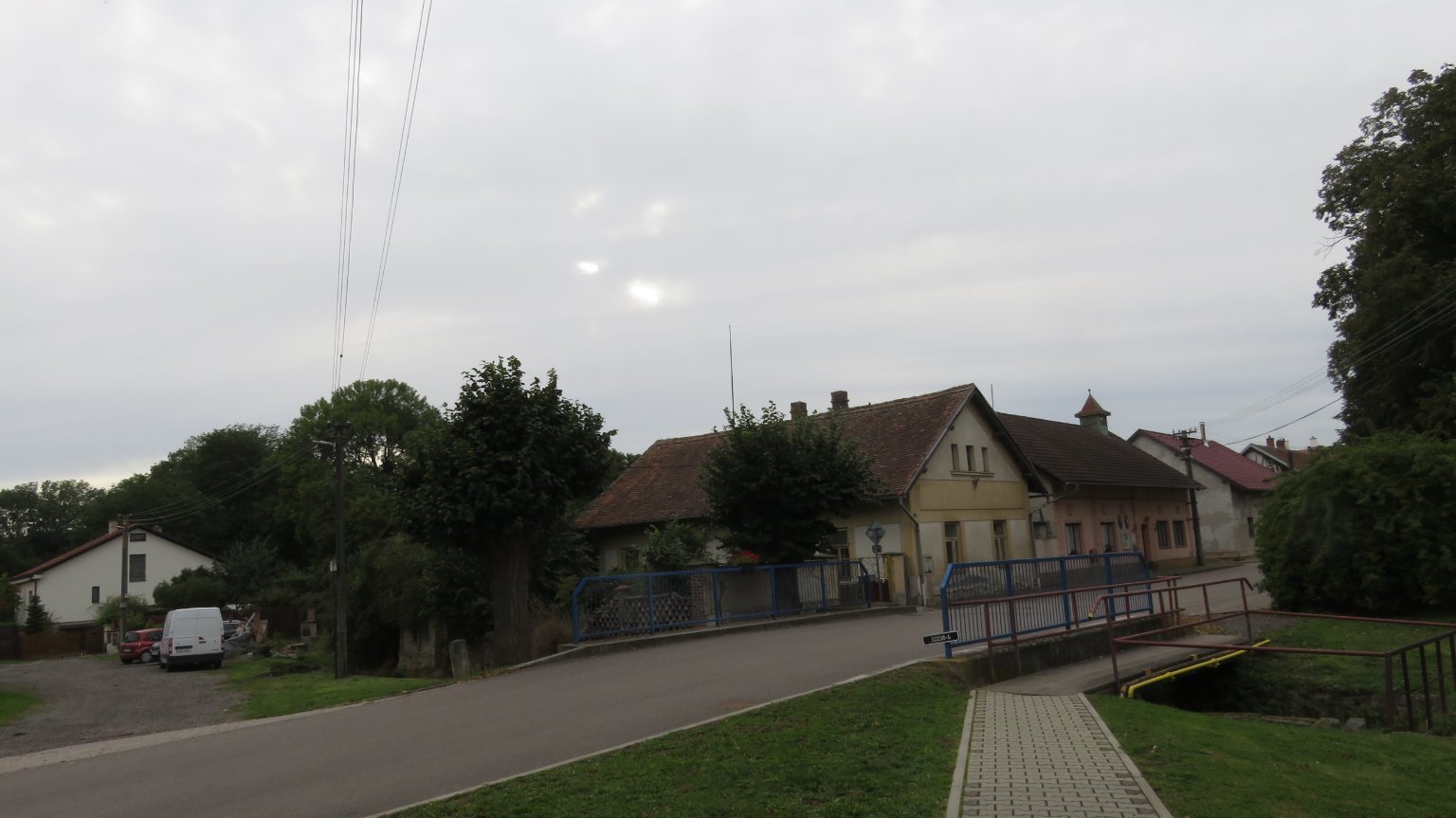 Třibřichy