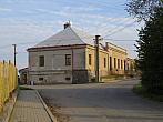 Třibřichy