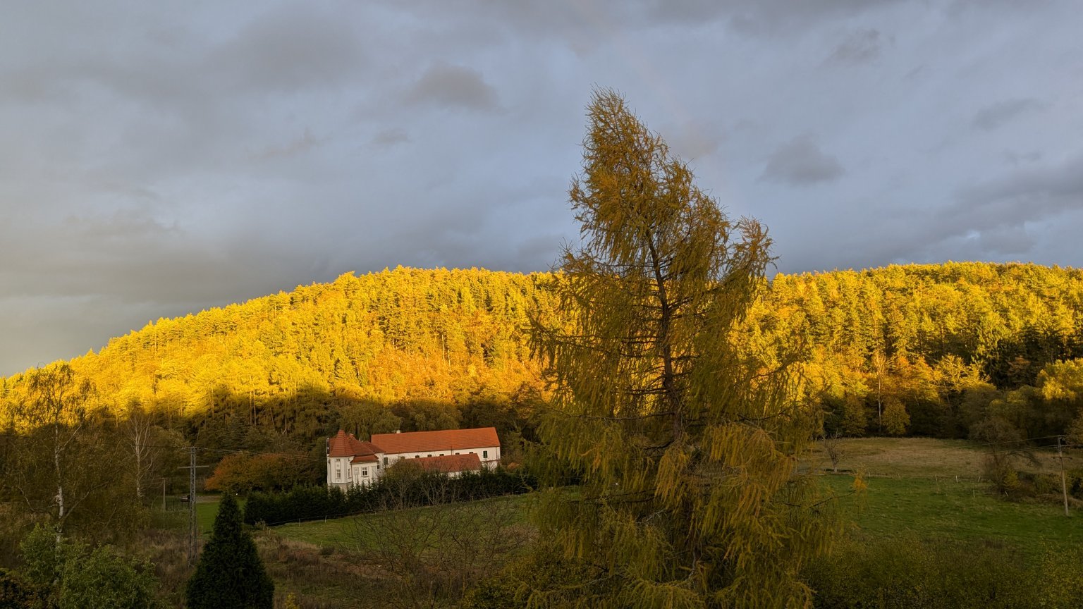 Chrást