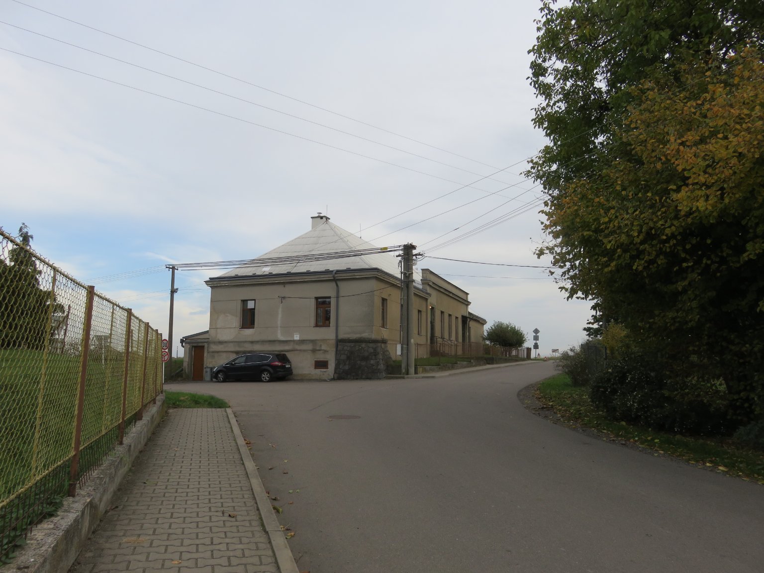 Třibřichy